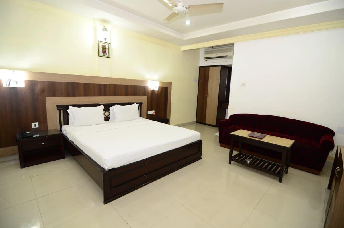 Hotel Little Palace Dibrugarh Ngoại thất bức ảnh