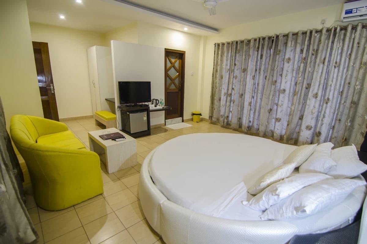 Hotel Little Palace Dibrugarh Ngoại thất bức ảnh