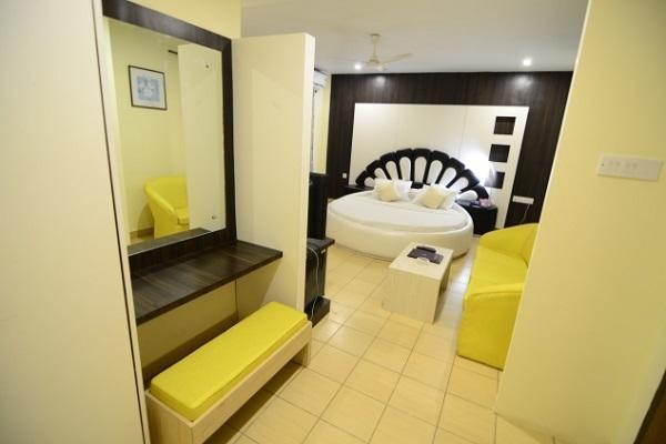 Hotel Little Palace Dibrugarh Ngoại thất bức ảnh